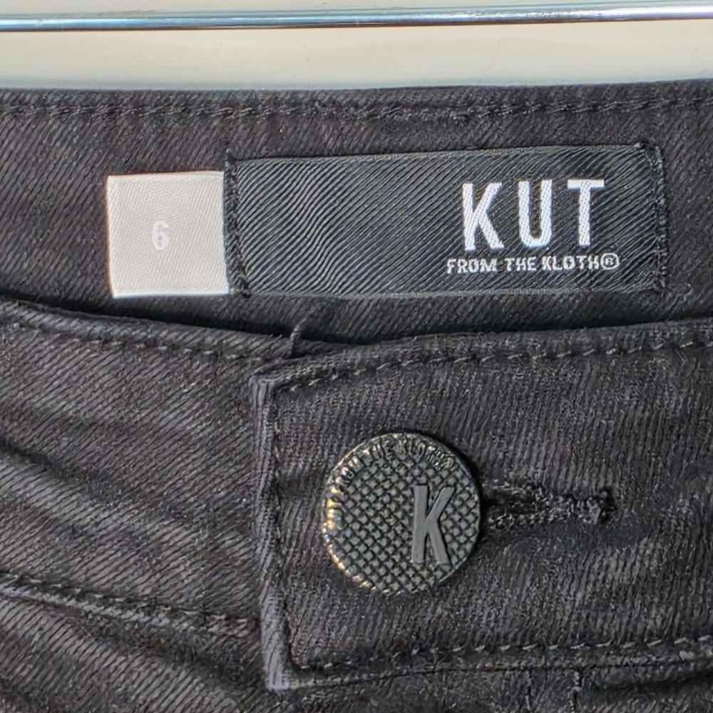 Kut from the Kloth Shorts Women 6 Black Bermuda Denim Stretchy Minimalist Vacay - Picture 2 of 9